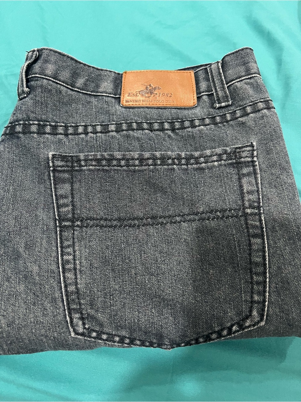Men's Gray Washed Jeans - Classic Back Pocket Style